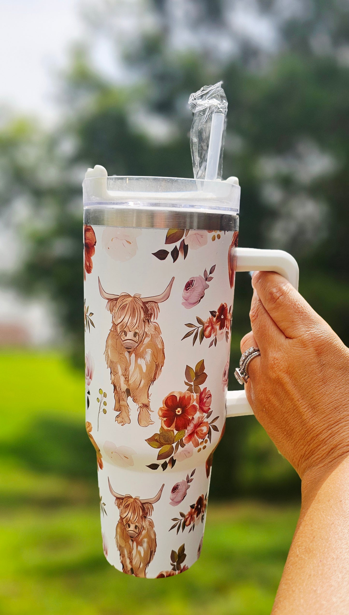 40oz Highland Cow Floral Tumbler